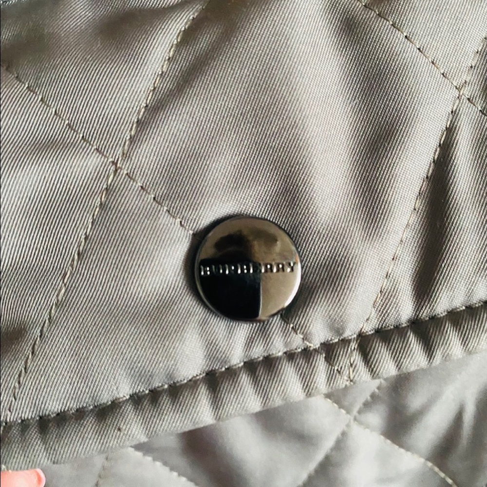 Authentic Burberry jacket! - Picture 4 of 5